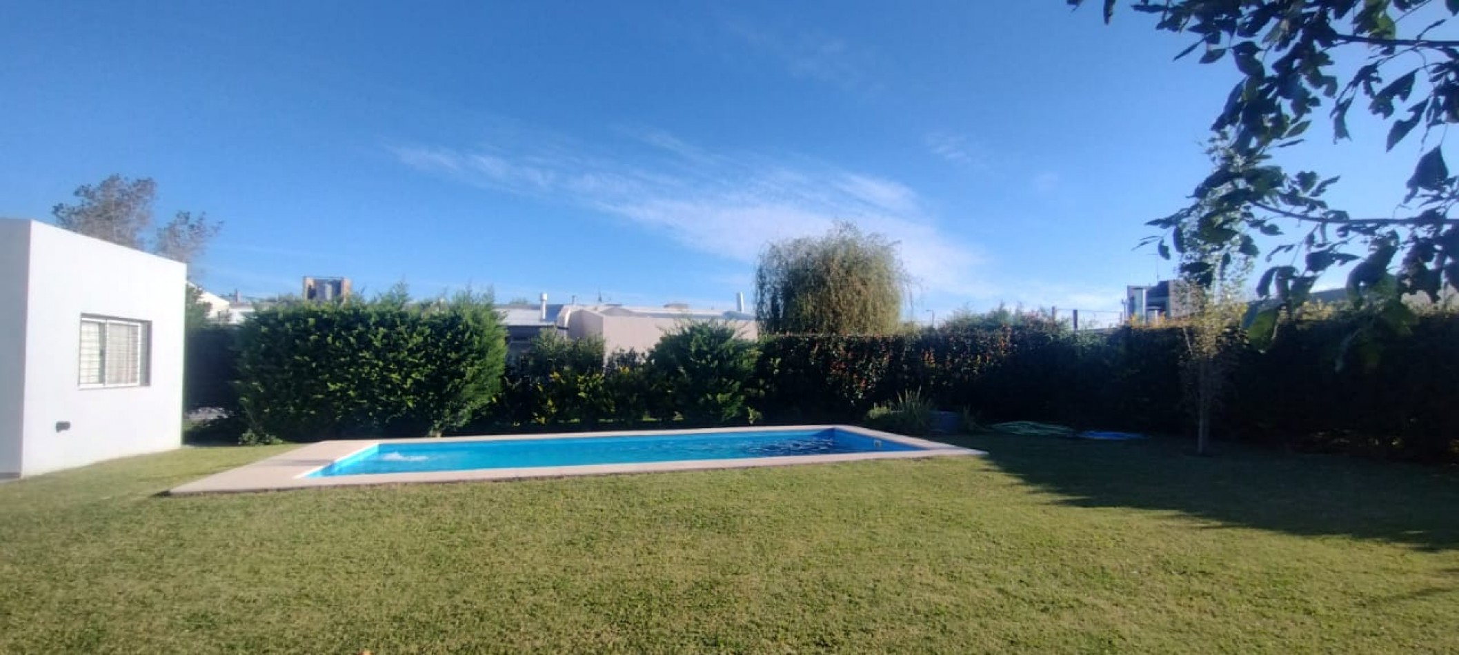 Casa de 2 dormitorios con piscina en "Las Acequias"
