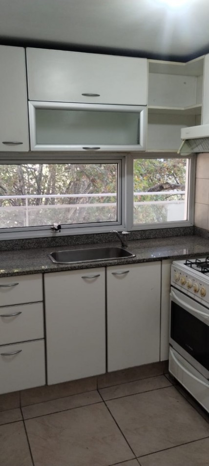SEMIPISO DE 2 DORMITORIOS EXTERNO CON BALCON