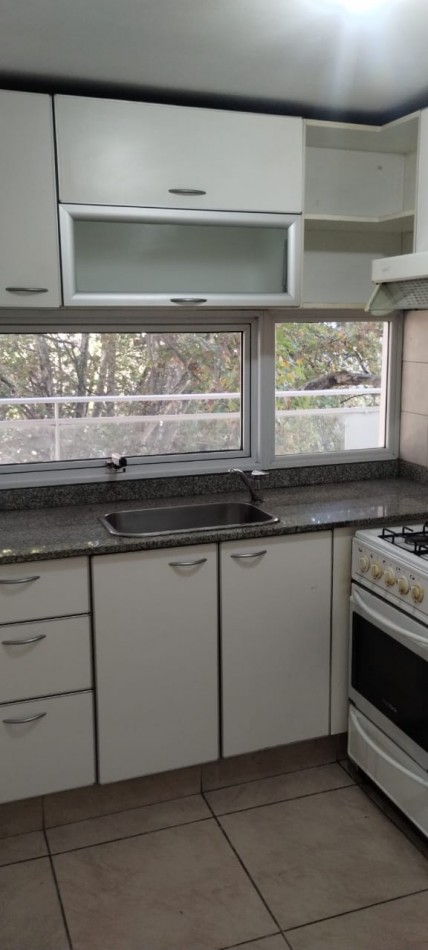 SEMIPISO DE 2 DORMITORIOS EXTERNO CON BALCON