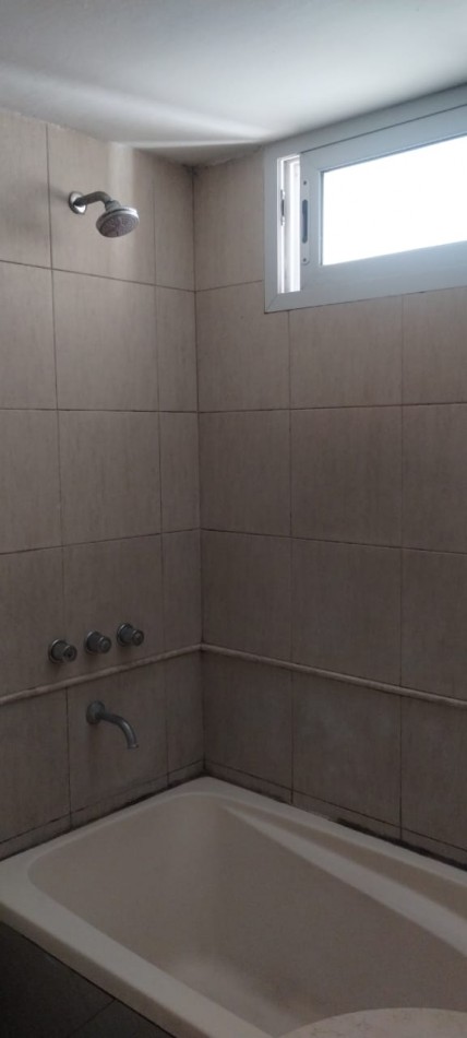 SEMIPISO DE 2 DORMITORIOS EXTERNO CON BALCON
