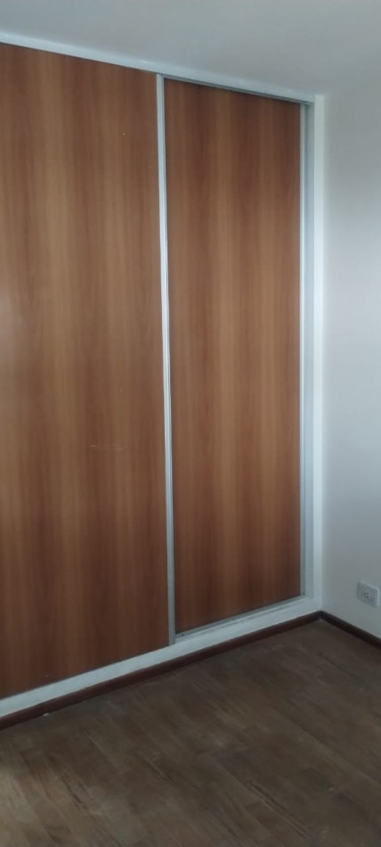 SEMIPISO DE 2 DORMITORIOS EXTERNO CON BALCON