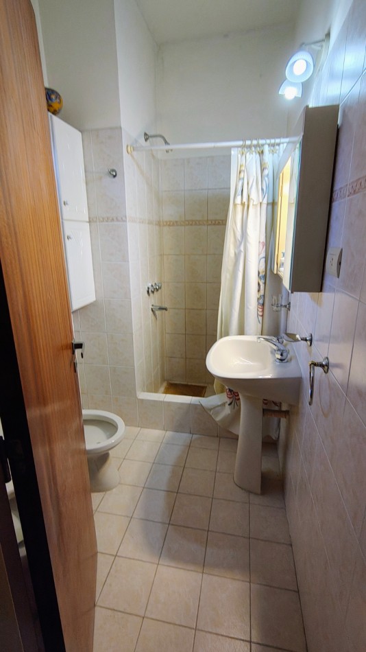 CASA DE 2 DORMITORIOS CON PATIO Y TERRAZA EN ECHESORTU