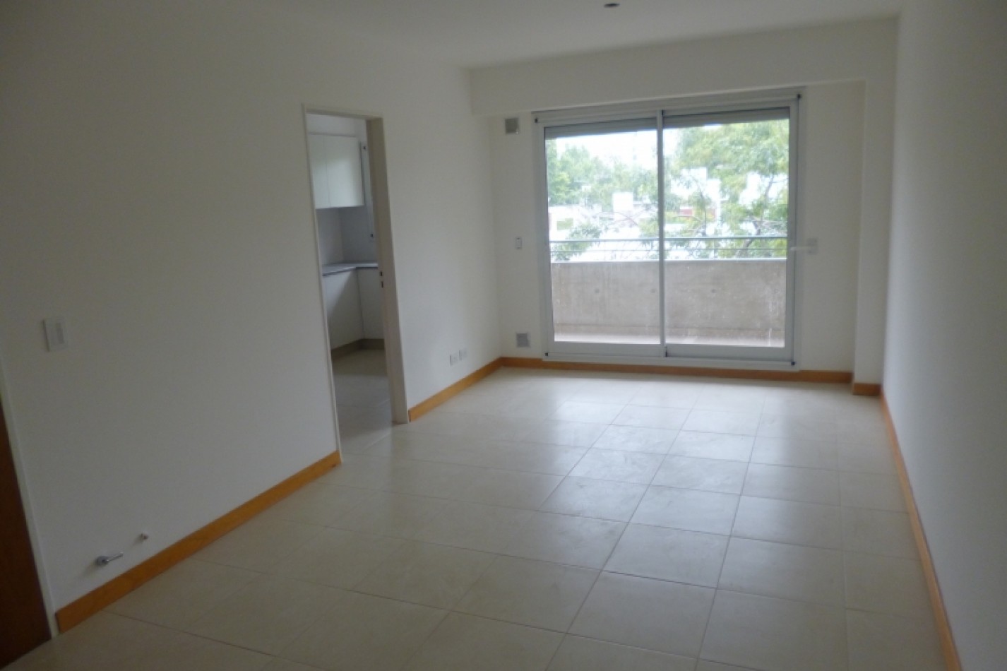 SEMIPISO DE 2 DORMITORIOS CON BALCON