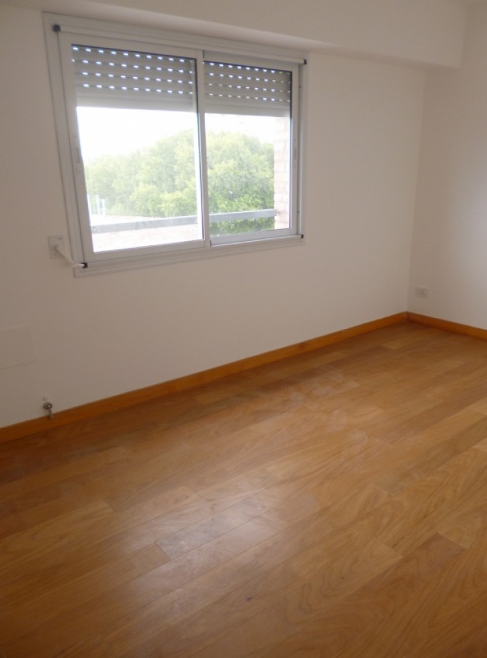 SEMIPISO DE 2 DORMITORIOS CON BALCON