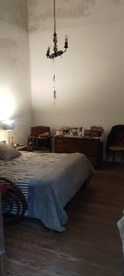DEPARTAMENTO DE PASILLO 2 DORMITORIOS CON PATIO Y JARDIN