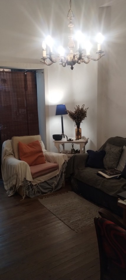 DEPARTAMENTO DE PASILLO 2 DORMITORIOS CON PATIO Y JARDIN