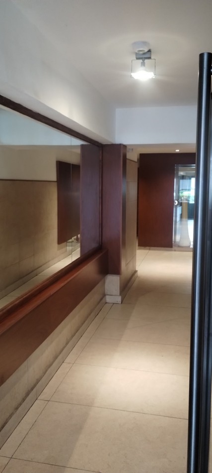 AMPLIO MONOAMBIENTE CON BALCON. 