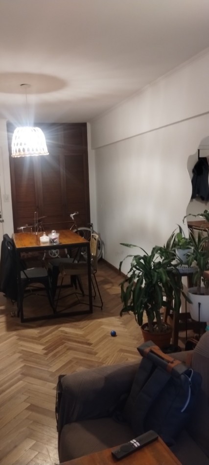 DEPARTAMENTO DE 2 DORMITORIOS CON COCHERA CENTRICO